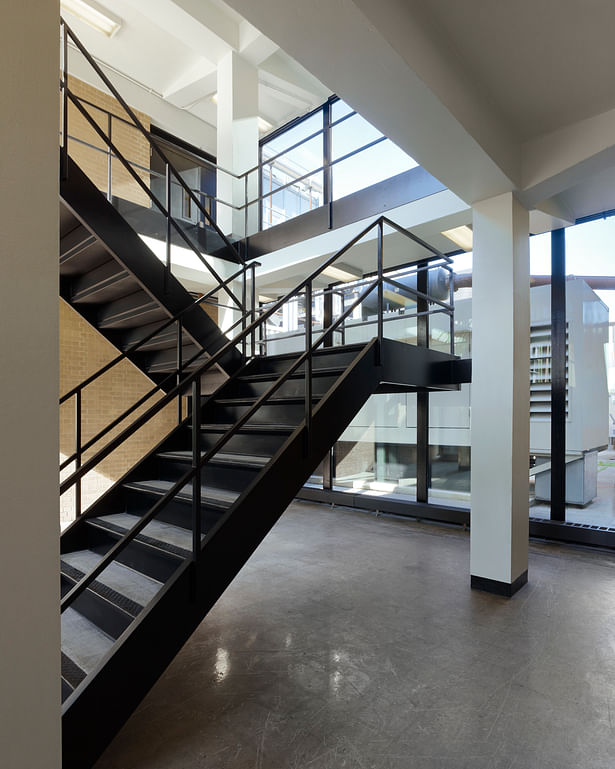 Renovated Mies van der Rohe stair Photography: Scott D McDonald, Gray City Studios