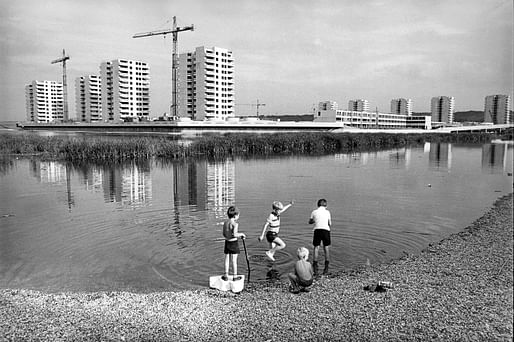 Tony Ray-Jones Southmere Lake and Southmere Towers, Thamesmead, Greenwich, London. Image © Architectural Press Archive / RIBA Collections 