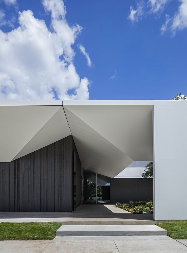 Detail of South Elevation and East Courtyard. Photo: Richard Barnes, courtesy the Menil Collection, Houston.
