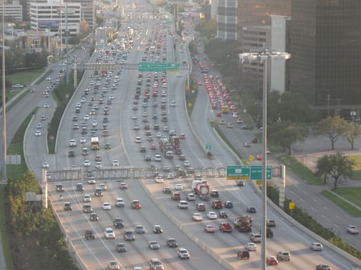 View of the Houston West Loop highway. Image courtesy of Wikimedia user Socrate76. 