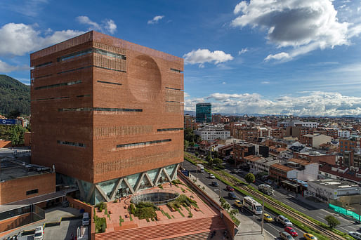 Expansion of the University Hospital of the Santa Fe de Bogotá Foundation in Bogotá, Colombia by El Equipo Mazzanti/Giancarlo Mazzanti. Photo: Alejandro Arango.