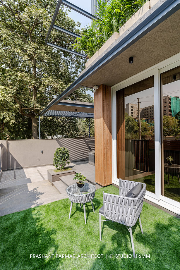 Ground Floor Garden connected with Garden Area