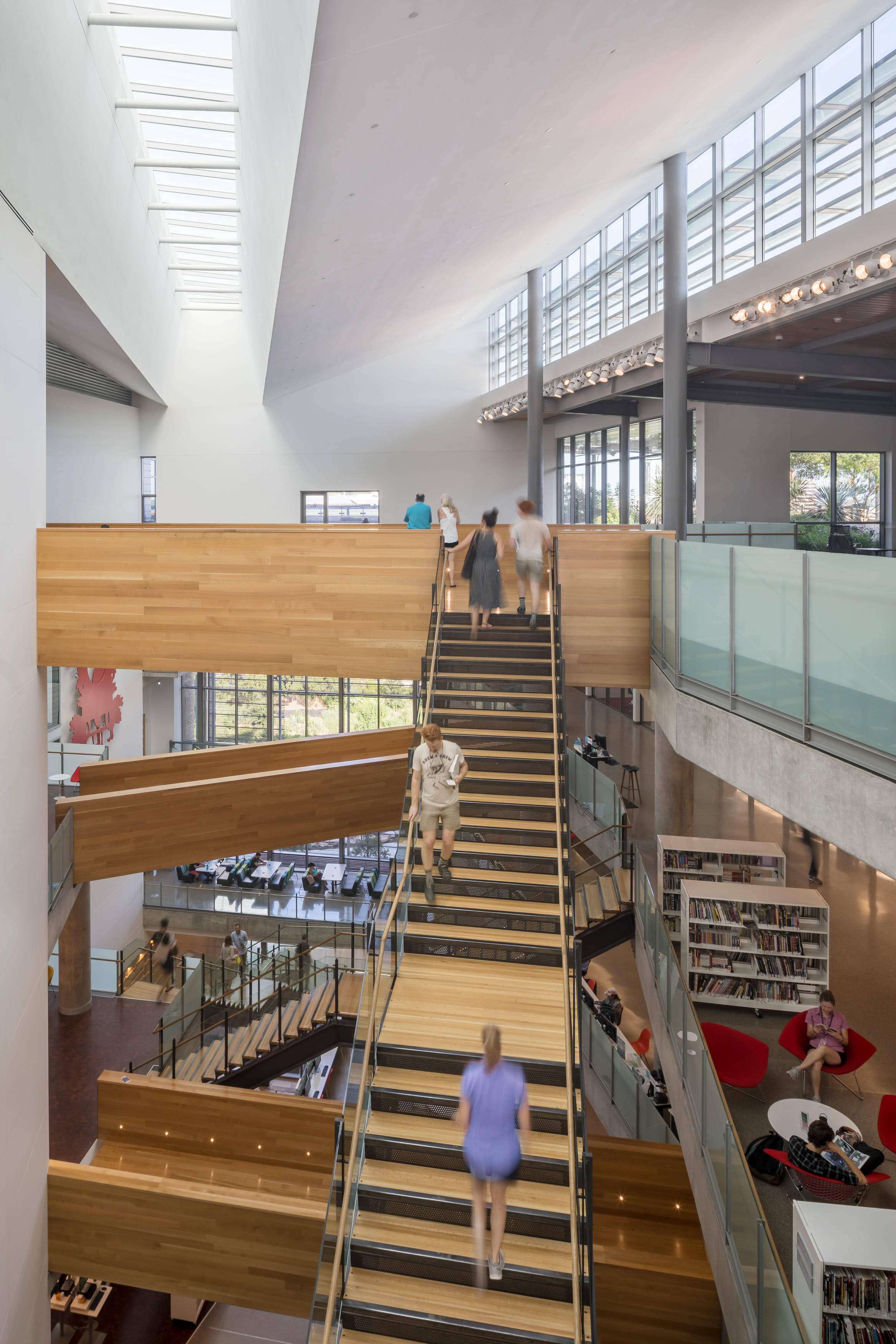 Porch, Atrium, Terrace: A Deeper Look At Lake | Flato's Austin