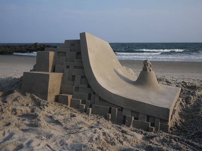 A modernist-inspired sandcastle by sculptor Calvin Seibert. Photo © Calvin Seibert.