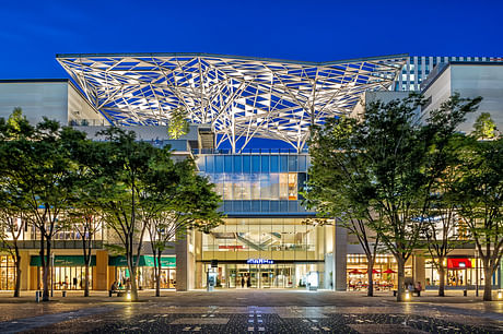 MarkIs Mall in Yokohama. Great nature-inspired design work with the roof canopy. 