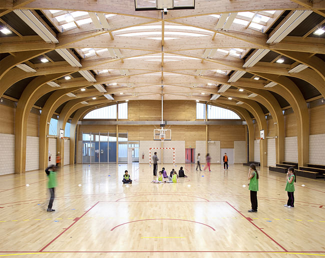 Gymnasium Regis Racine in Drancy, France by Alexandre Dreyssé Architectes & Sébastien Muller; Photo: Guillaume Clement