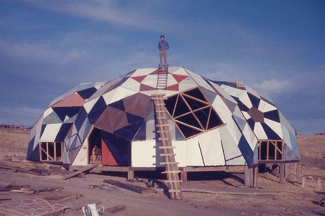 Film still from Joan Grossman's 2012 documentary 'Drop City' where three students from University of Kansas in Lawrence built recycled, low-cost geodesic domes. Buckminster Fuller awarded the designers his Dymaxion Award in 1966. Image from affr.nl. 