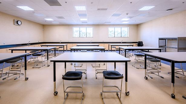 From improved mood to improved test scores, incorporating daylight into educational spaces can boost wellness both psychologically and physiologically and promote a healthy and inspiring learning environment.