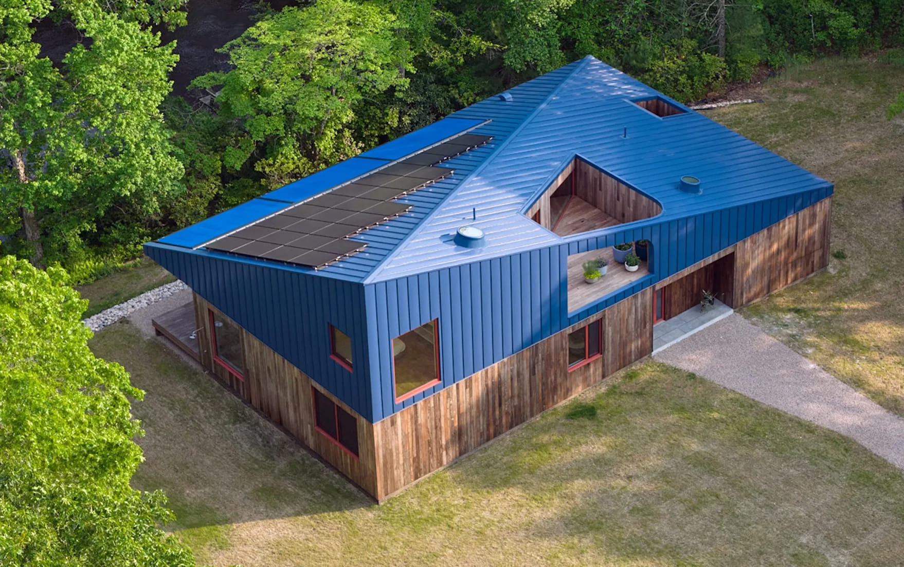 Step inside WORKac's colorful Rhode Island home