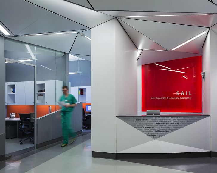 Weill Cornell Surgical Practice Expansion - Skills Acquisition Innovation Laboratory (SAIL). Courtesy of Dattner Architects.