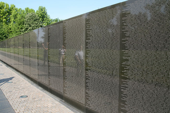 Vietnam War memorial in Washington, DC, via flickr user bernt rostad.