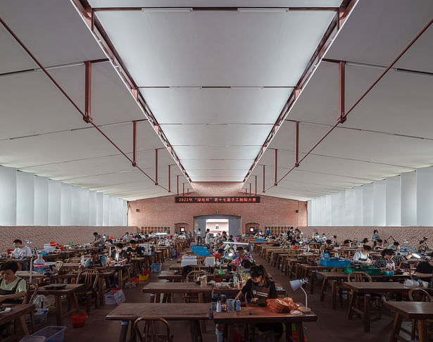 The annual pottery competition in the major workshop©Su Shengliang