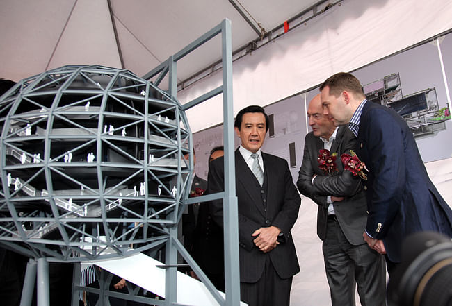 TPAC groundbreaking President Ma Ying-jeou with OMA partners Rem Koolhaas and David Gianotten. Image © OMA