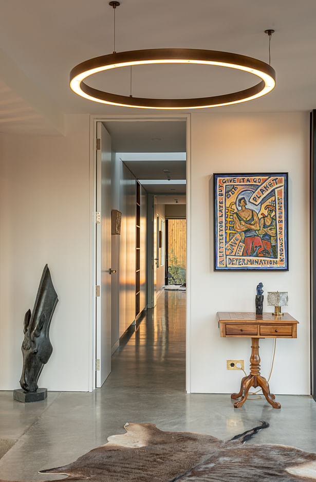 Ben Hudson Architects - Gallery House - bedroom passageway