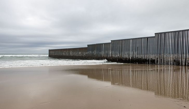 U.S./Mexico border fence in Tijuana. Image: Wikipedia