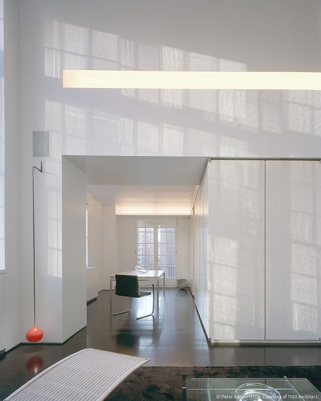 Manhattan Triplex in New York, NY by 1100 Architect; Photo: Peter Aaron/OTTO