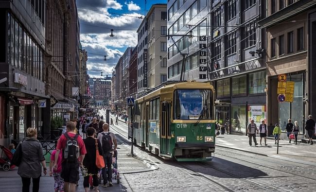 Helsinki street car, with little room for private cars. Image via Tomi Lattu/flickr/cc.
