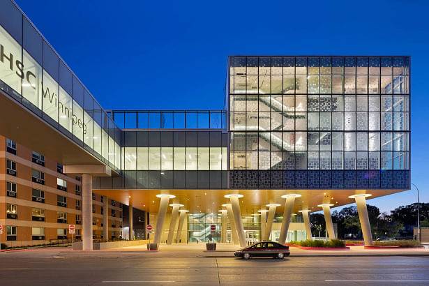 Outside view of Health Sciences Centre, Women and Newborn Hospital (Courtesy Parkin Architects)