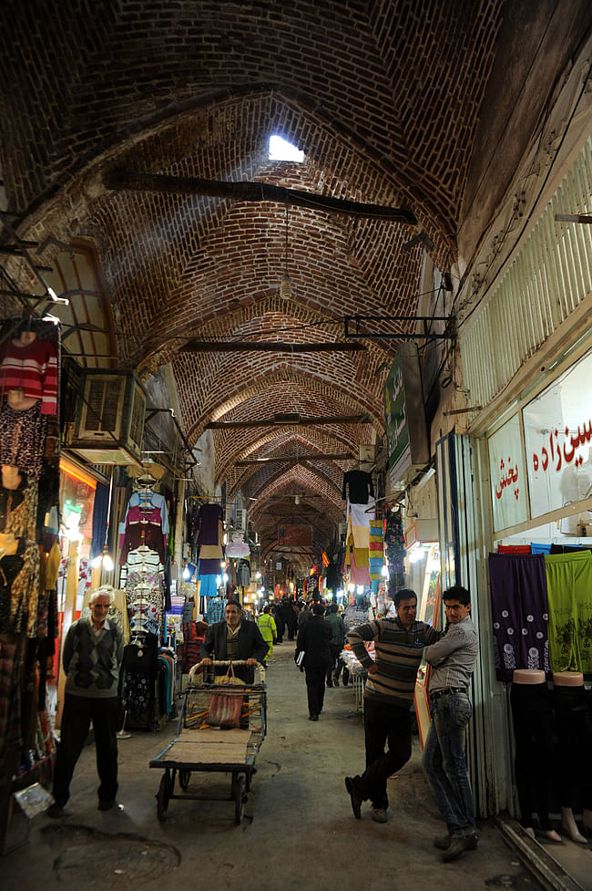 Rehabilitation of Tabriz Bazaar: Interior view of the bazaar before intervention. Photo: AKAA / Amir Anoushfar
