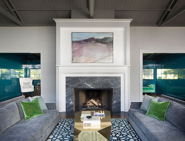 Andrew Mann partially closed off the foyer from the main living area, which allowed for a blank canvas for the team and clients to create drama in the foyer without overly impacting the rest of the house.