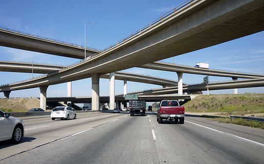 Voters across the political spectrum agree that infrastructure spending is necessary to keep American roads, bridges, ports, and dams from crumbling, but projects often get delayed or killed in nearsighted partisan turmoil on all levels of government. (Photo: Coolcaesar/Wikipedia)