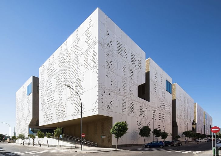 Palace of Justice by Mecanoo, located in Cordoba, Spain. Photo by Fernando Alda.