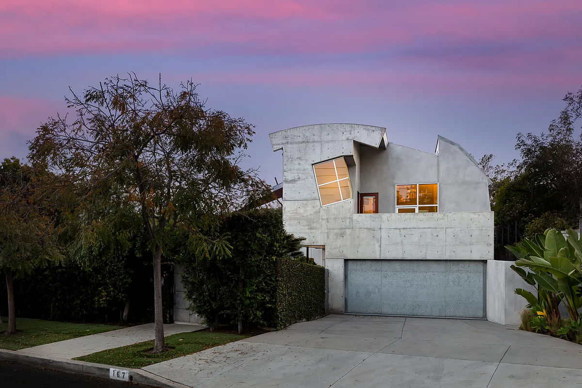 Eric Owen Moss’ first LA home relists for $10.95 million