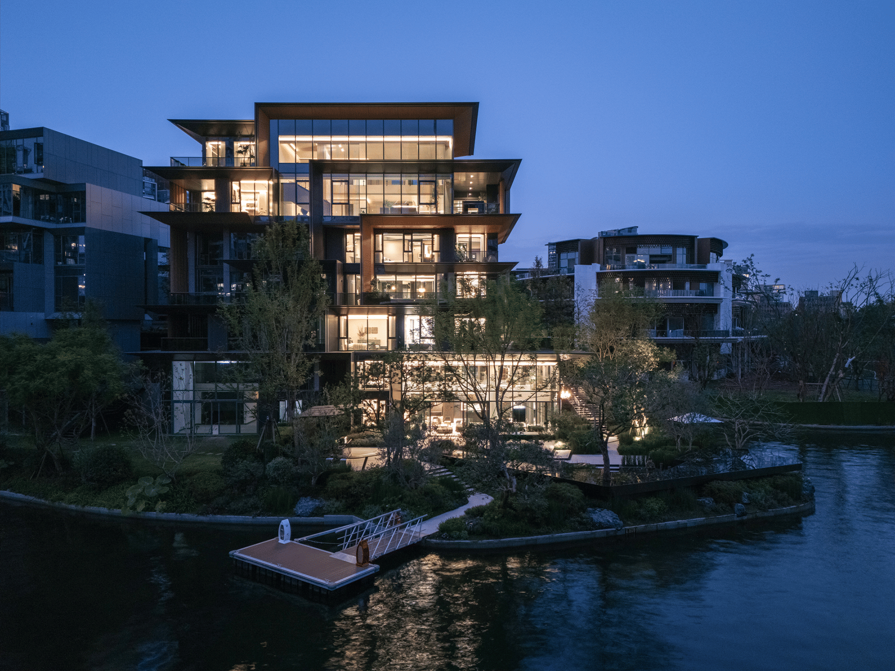 Chengdu Luxelakes Blackstone Island: Vertical Five-Unit Villas | line+ ...