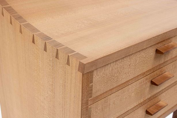 Through dovetails on a curve detail