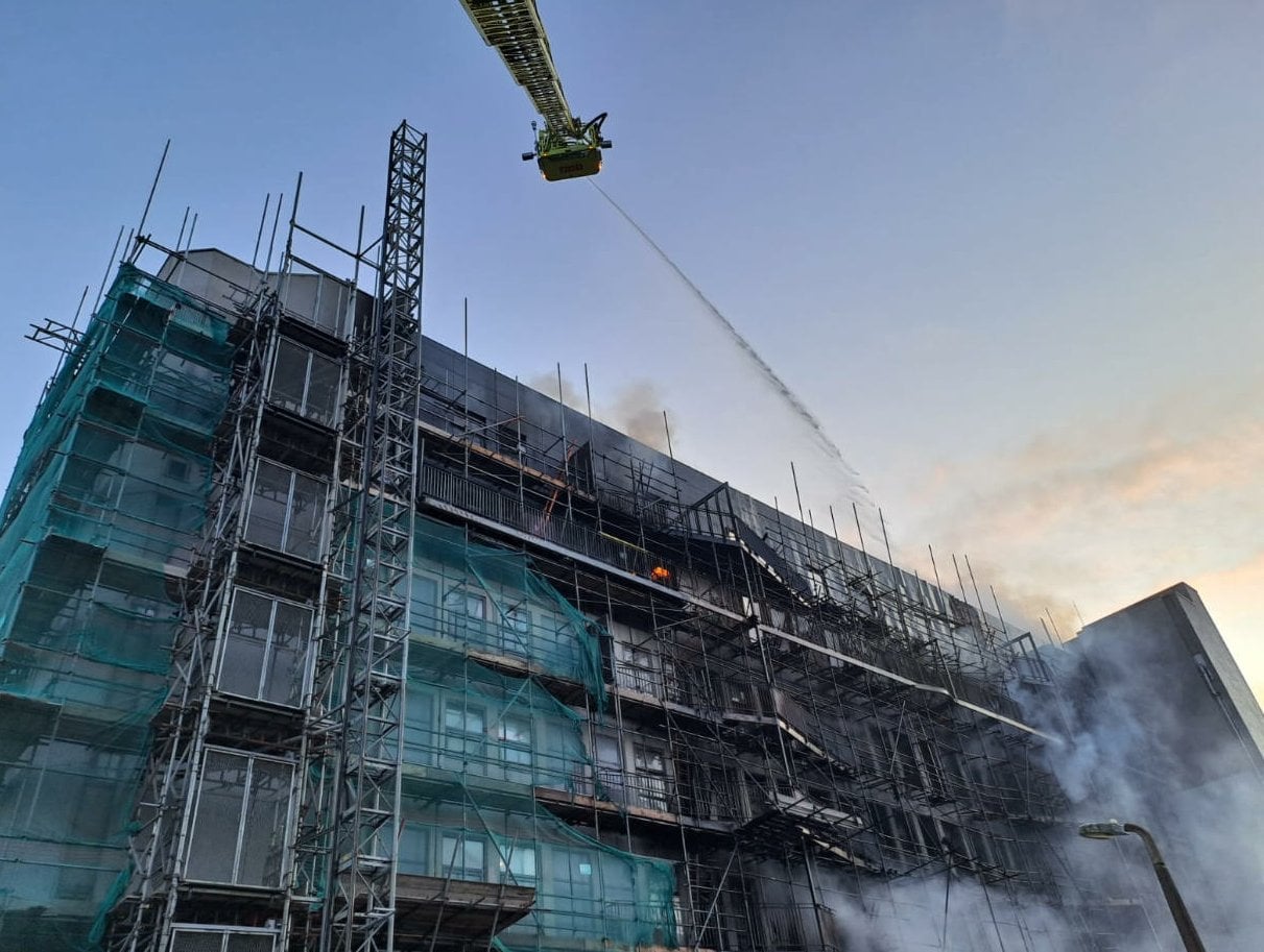East London blaze reignites cladding fears as Grenfell investigation ...