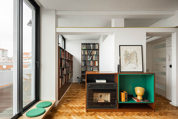 Living Room + Library Photography Credit - Ivo Tavares Studio