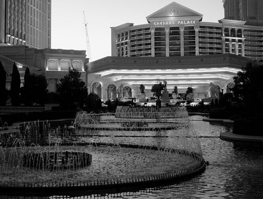 Caesars Palace Hotel and Casino designed by architect Alan Lapidus. Image © dbking/<a href="https://flic.kr/p/4dKL3V">Flickr</a> (CC BY 2.0)