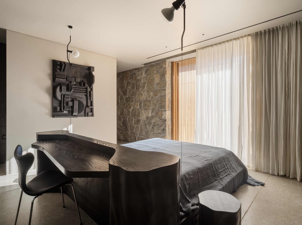 A31 Architecture designs residence shaped by its hillside surroundings ...