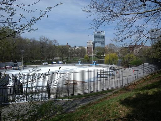 View of the Lasker Pool and Skating Rink, elements due to be renewed under the renovation plans. Image courtesy of Wikimedia user Jim.henderson.