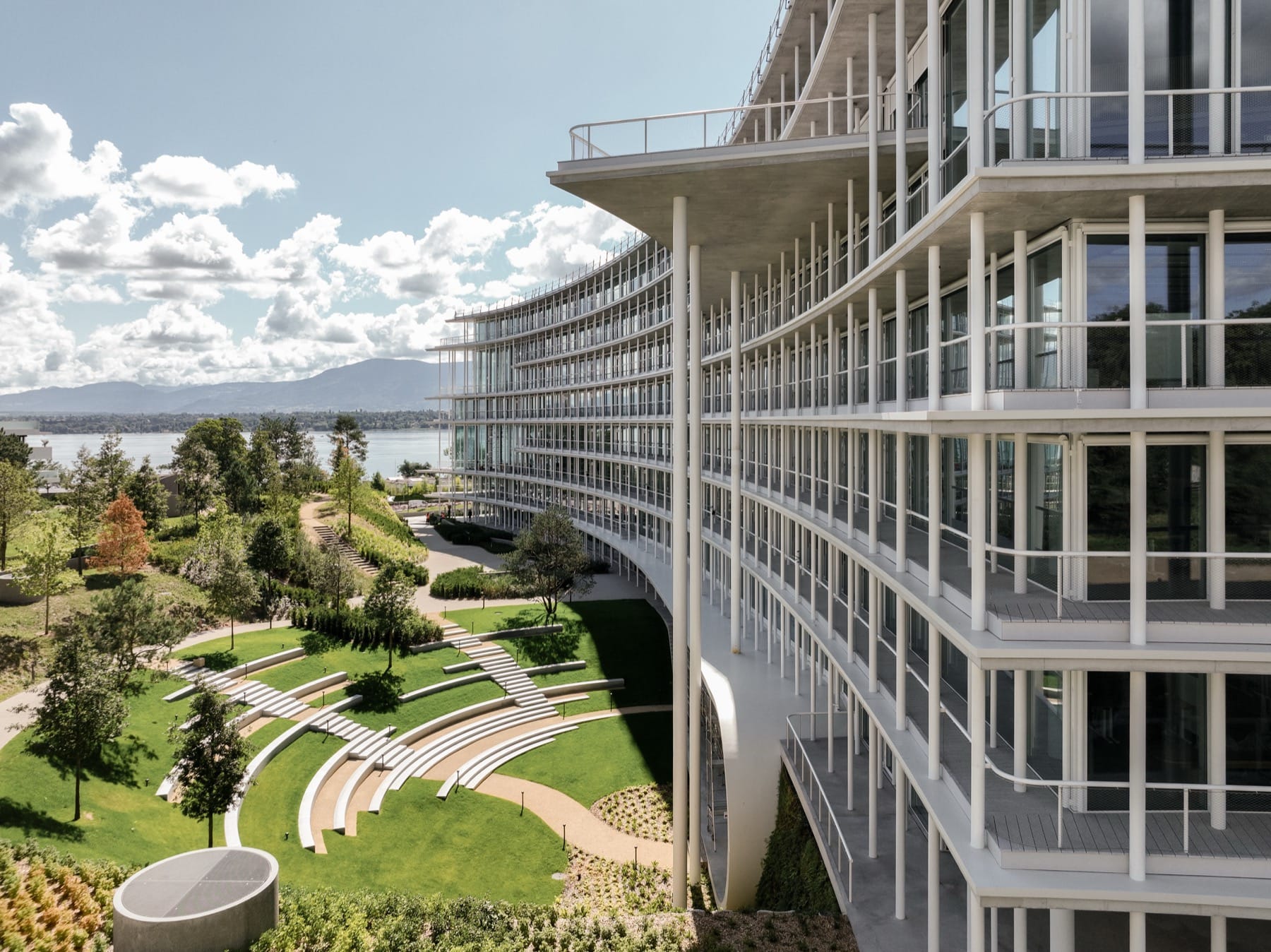 Herzog & de Meuron completes Geneva headquarters with thin, curved