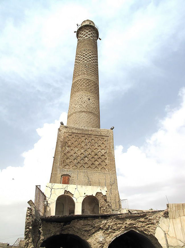 Al-Hadba’ Minaret, in Mosul, Iraq. The base and shaft of the al-Hadba’ Minaret were decorated with ornamental brickwork, seen here before its destruction, 2009. Photo: Mosab Mohammed Jaseem