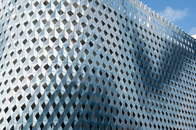 IwamotoScott crafted a digitally-fabricated aluminum skin for a Miami Design District parking garage. (Courtesy IwamotoScott)