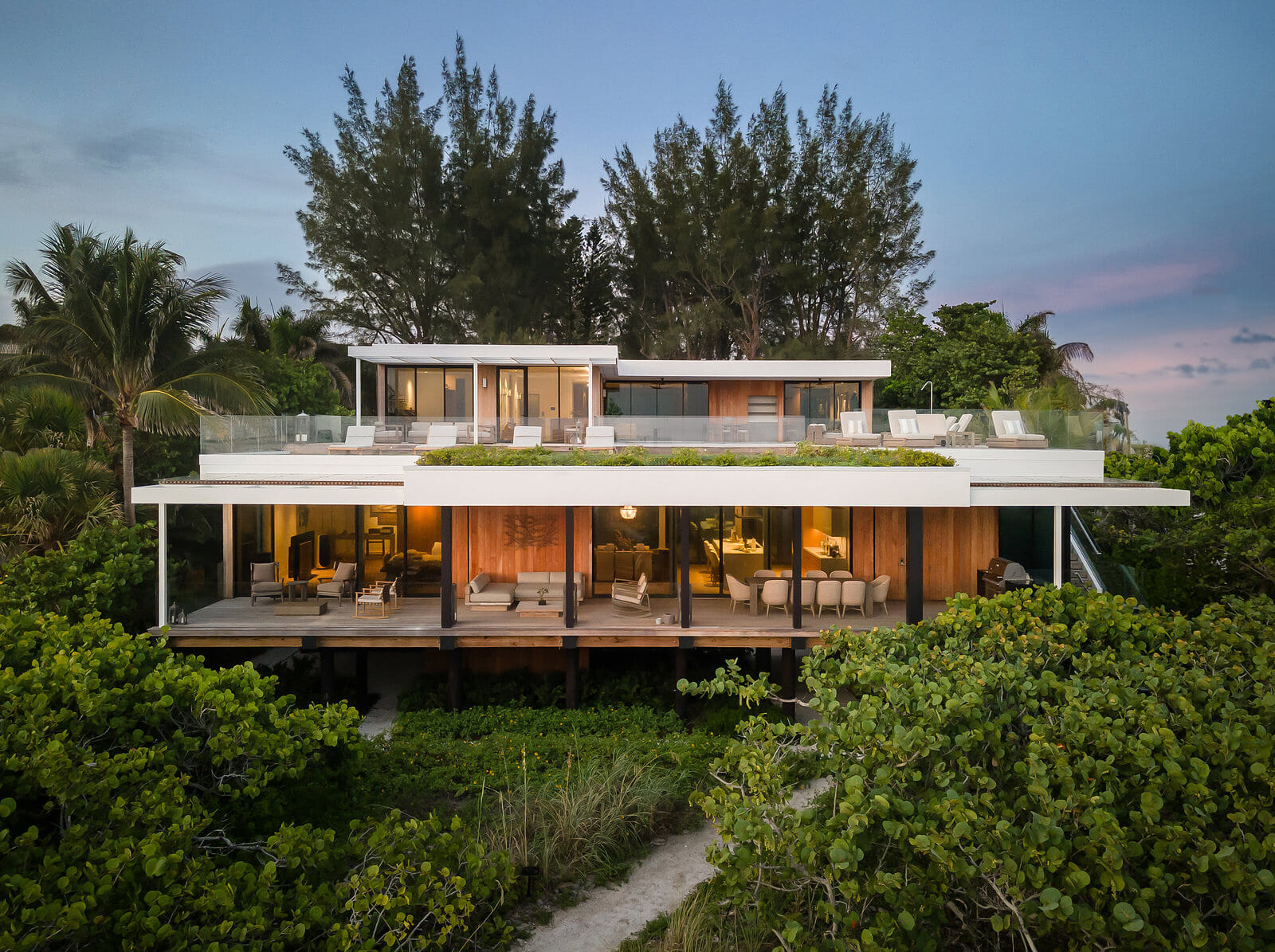 Done with cold winters? These 11 architecture firms (+1 school) are currently hiring in southern states