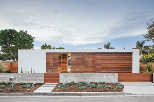 Minimalist Urban Residence located in Santa Barbara, CA. Project by ANACAPA. Image © Erin Feinblatt/Courtesy of ANACAPA.