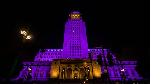 Los Angeles City Hall pays tribute to hometown basketball legend Kobe Bryant. Image via <a href="https://twitter.com/MayorOfLA/status/1221656543847825408">@MayorOfLA</a>/Twitter