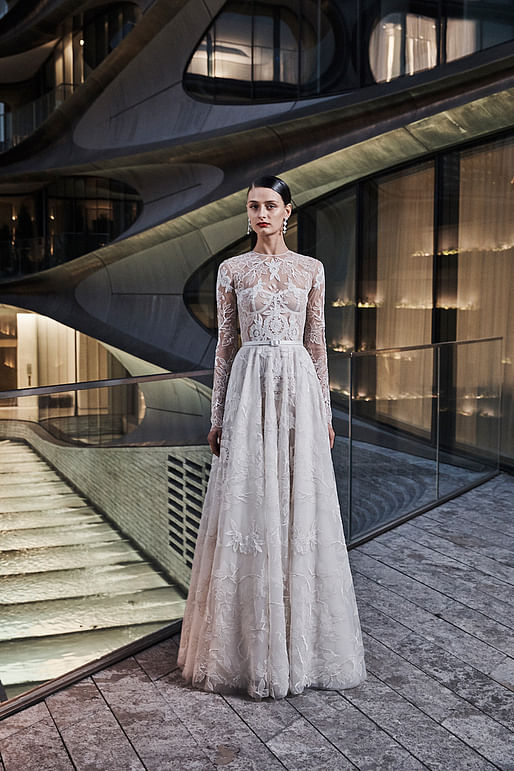 Naeem Khan, Look from Fall Bridal 2019 Collection (New York, New York, 2018). Photo: Courtesy of Naeem Khan 