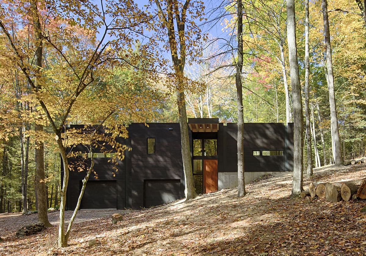 Five homes in natural settings by Studio MM: Your Next Employer?