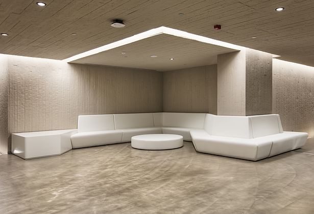 Concrete Lobby Walls and Ceilings with CRETOX Concrete Panel | Haute Couture Design in concrete industry. Decorative Concrete panels manufactured by Neteren