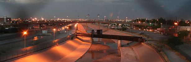 Picture taken from the top of a central pedestrian crossing between El Paso and Juarez. Note the near empty trenched river that is the border, while the near-full Franklin canal sits to the left, within the US territory.