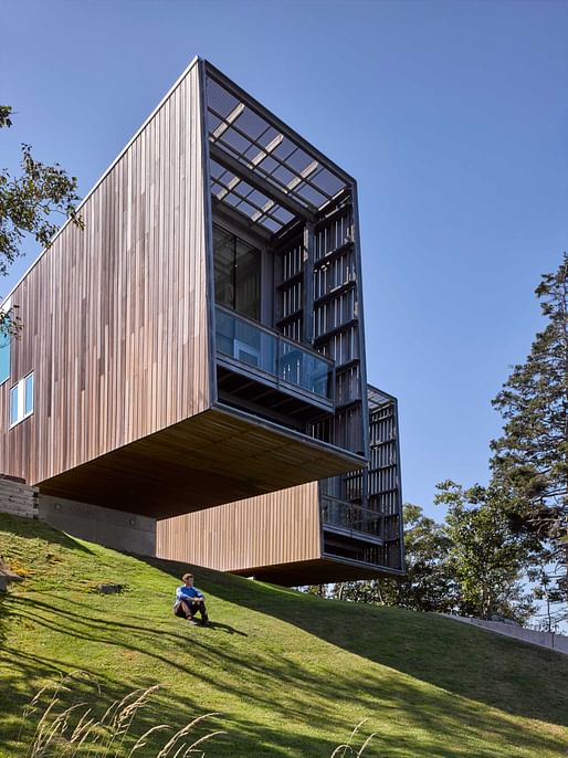 Two Hulls House by MacKay-Lyons Sweetapple Architects. Image: James Brittain. 