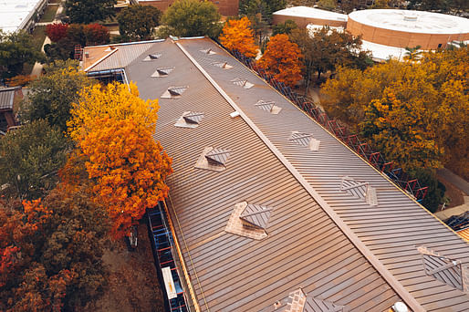 Lupton Hall Roof by Hoffman Architects. Photo: Marko Bistakis