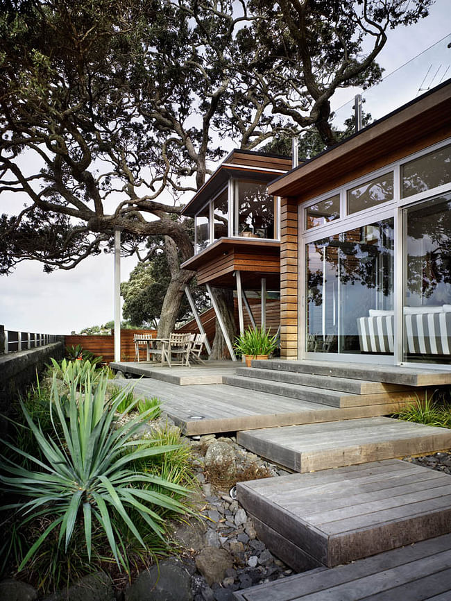 Thorne Bay House in Takapuna, New Zealand by Bossley Architects