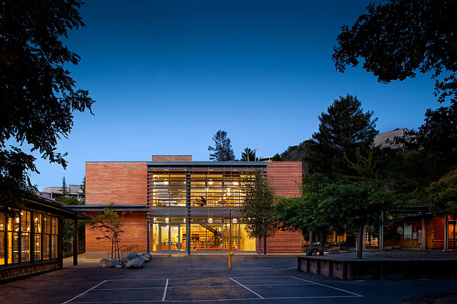 Marin Country Day School Learning Resource Center and Courtyard; Corte Madera, CA by EHDD (Photo: Josh Partee)