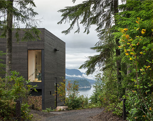 Little House; Seabeck, Washington by mw|works. Photo: Andrew Pogue