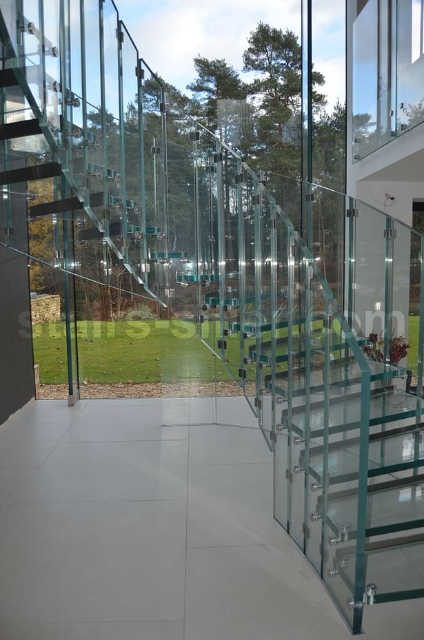 helcial glass stairs